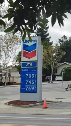 Gasoline Prices Bay Area station